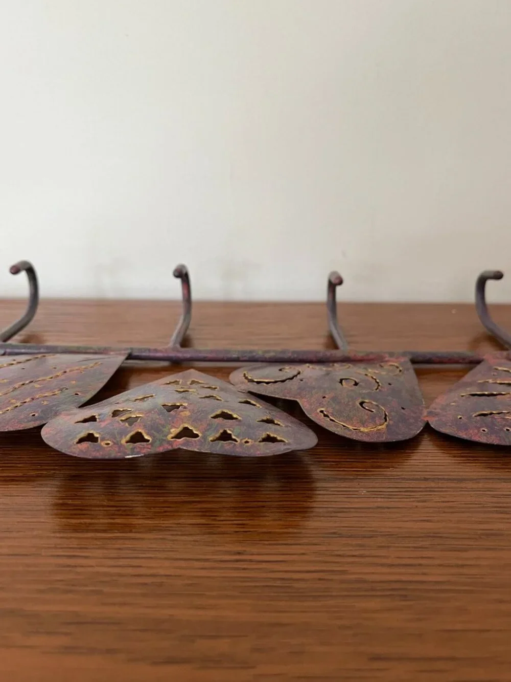 Rustic Bronze Metal Key Hook Small Rack Hearts Country Cottage Farmhouse Shabby